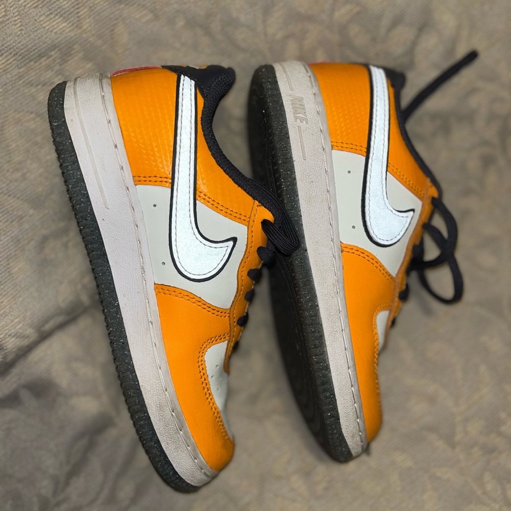 Nike Kids Nemo size 1Y - Picture 2 of 7